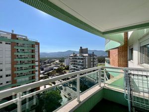 Image 4 - 896372