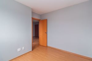 Image 9 - 896378