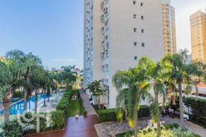 Image 3 - 896395