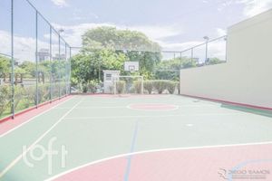 Image 18 - 896395