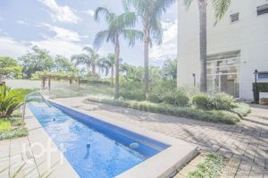 Image 13 - 896395