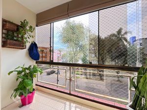 Image 8 - 896398