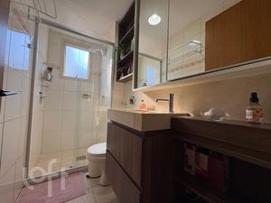 Image 8 - 896398