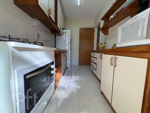 Image 7 - 896398
