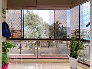 Image 7 - 896398