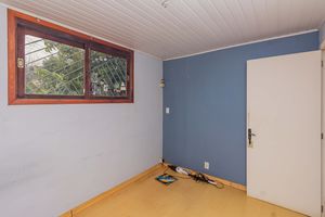 Image 29 - 896402
