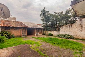 Image 33 - 896402