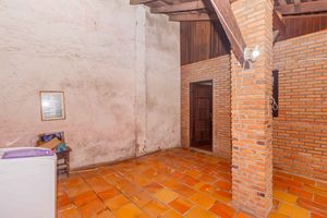Image 42 - 896402