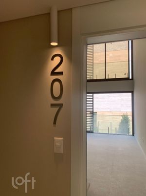 Image 7 - 896421