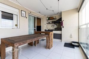 Image 21 - 896425