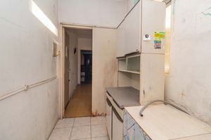 Image 11 - 896428
