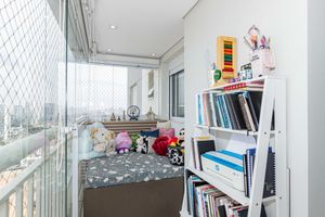 Image 4 - 896429