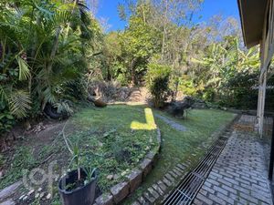 Image 4 - 896430