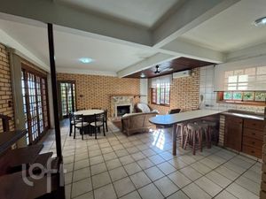 Image 8 - 896430