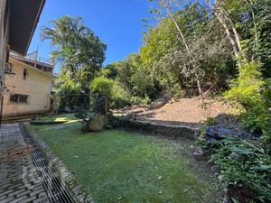 Image 5 - 896430