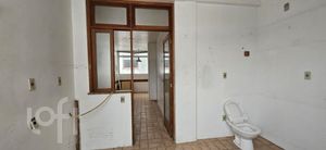 Image 6 - 896435