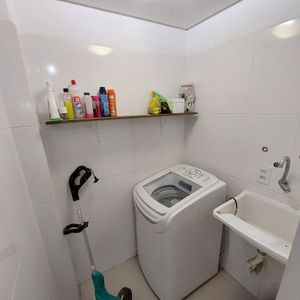 Image 9 - 896449