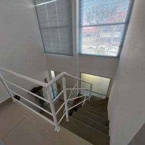 Image 11 - 896449
