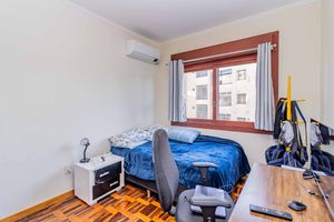Image 8 - 896451