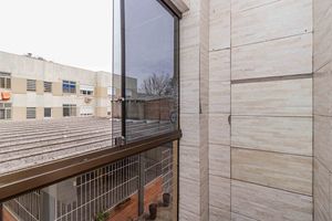 Image 3 - 896452