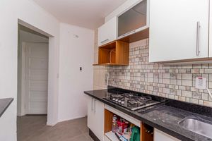 Image 12 - 896452