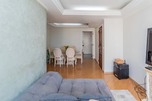 Image 6 - 896460
