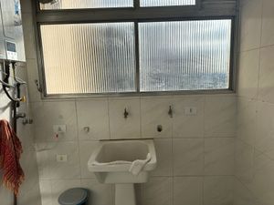 Image 14 - 896460