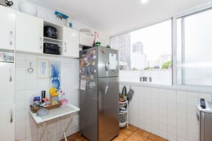Image 22 - 896470