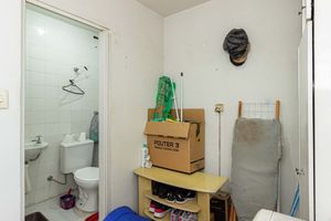 Image 26 - 896470