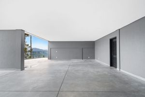 Image 23 - 896478
