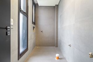 Image 21 - 896478