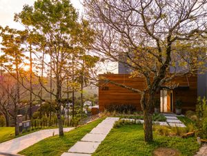 Image 4 - 896478