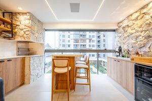 Image 3 - 896483
