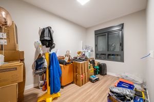 Image 21 - 896483