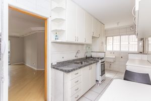 Image 11 - 896484