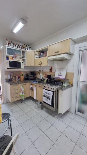 Image 4 - 896485