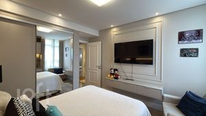 Image 12 - 896512