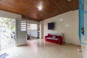 Image 4 - 896519