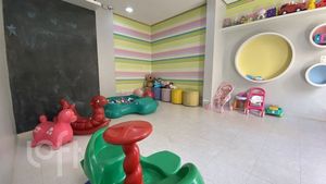 Image 19 - 896521