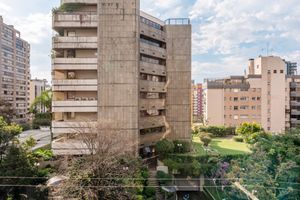 Image 3 - 896531