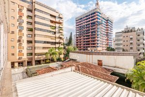 Image 8 - 896531