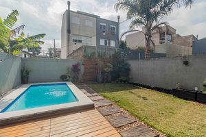 Image 7 - 896532