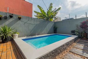 Image 8 - 896532