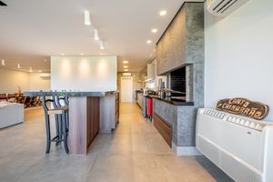 Image 27 - 896549