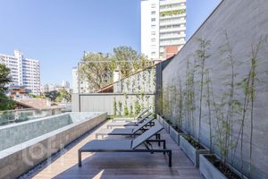 Image 22 - 896560