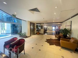 Image 12 - 896562