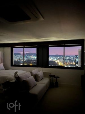 Image 14 - 896602