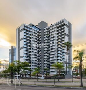 Image 1 - 896602