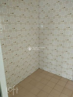 Image 8 - 896607