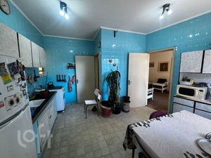 Image 8 - 896612